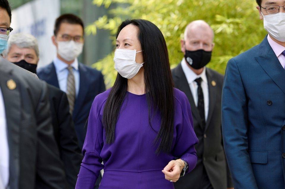 设计|孟晚舟结束审理！最后一次穿忧郁紫色长裙出庭，表情严肃惹人心疼