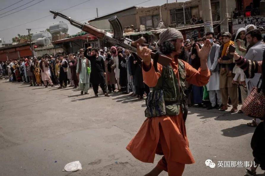 当人们纷纷逃离阿富汗那些西方国家态度却一个比一个冷淡