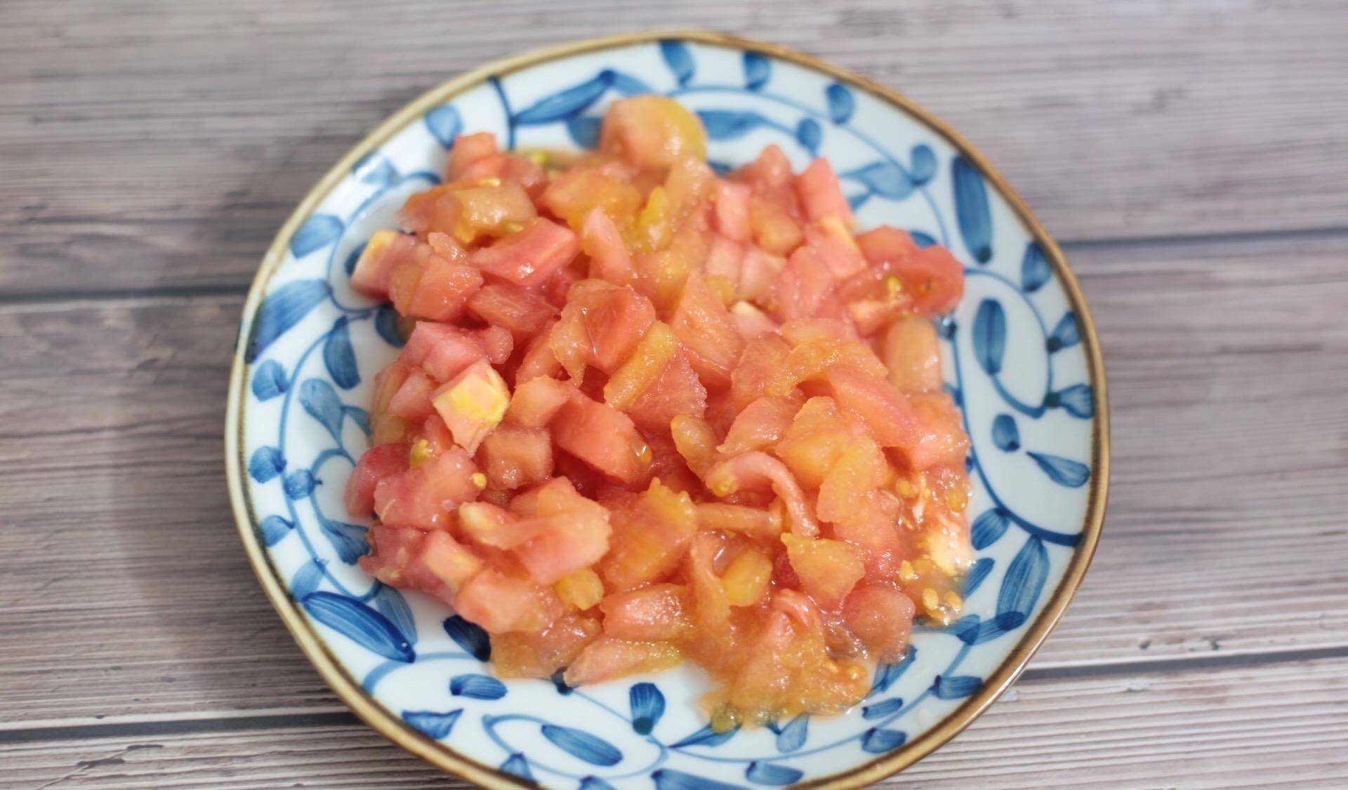 外皮|一个番茄半碗面,10分钟做出美味早餐,刚上桌女儿抢着吃,太香