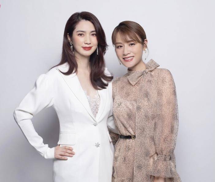 洪欣美|又被洪欣美到了,穿大红色V领吊带裙时髦精致,端庄成熟真有气质