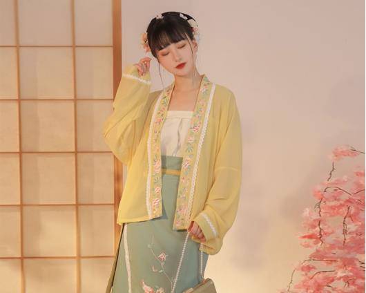 旋裙|好家伙，汉服只要59元一套？珍珠发梳29？这么白菜真的想不到！