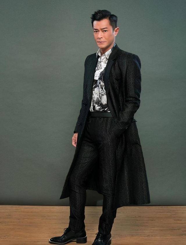 身材|古天乐与宣萱又穿“情侣装”,两人气质状态不减当年,CP感十足