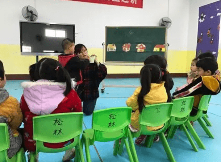 家长|公立幼儿园还是私立幼儿园，家长难以抉择，两者结合或许皆大欢喜