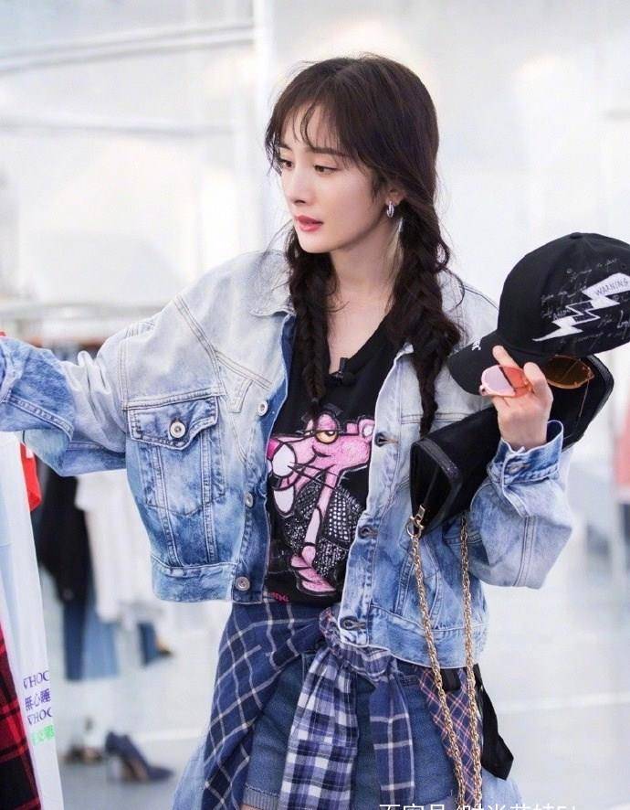 黑色|娱乐圈9位女星都用的发型，杨幂热巴清纯少女，不及金泫雅的复古