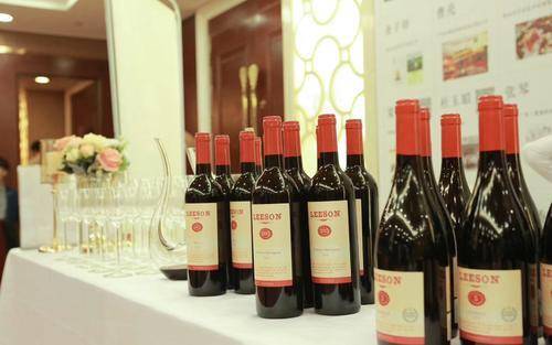 饮品|酒里具有人生百态，雷盛红酒用心制造