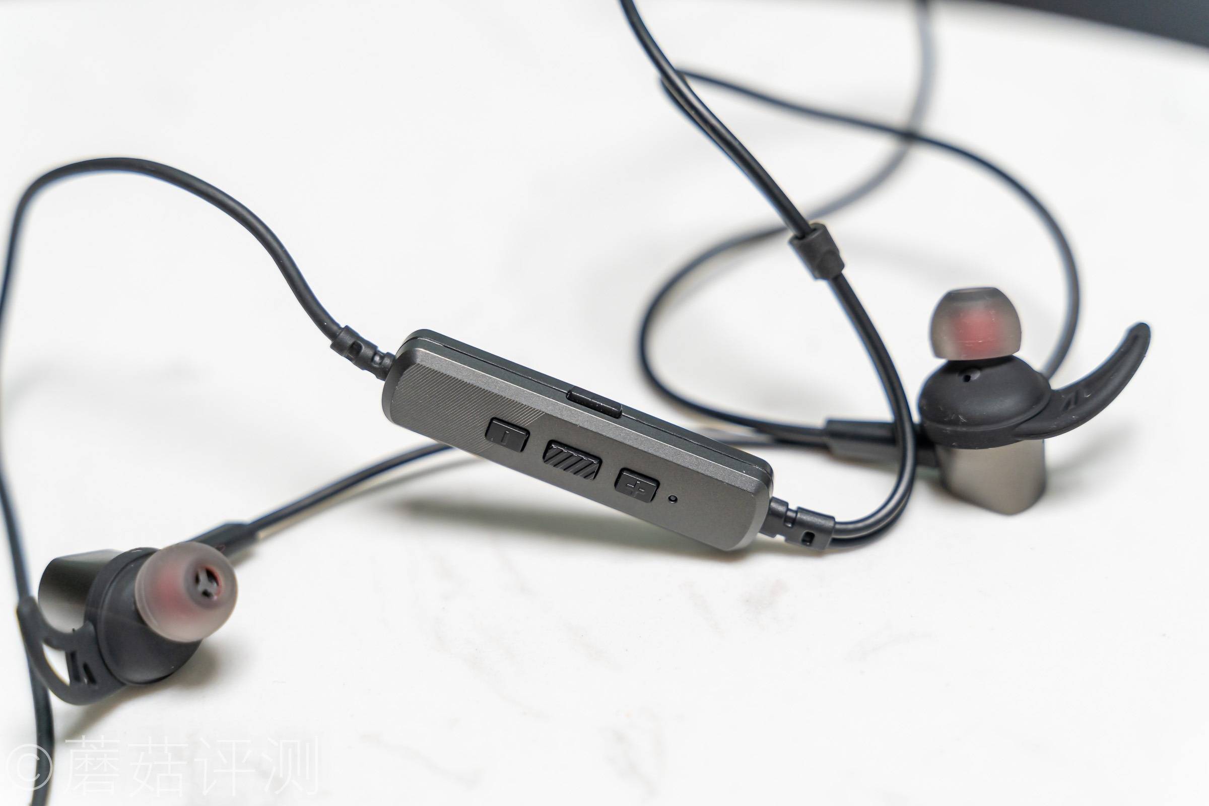 有什么好的电竞入耳式耳机推荐 d50b9c1723ee4b21a493989c2dde9819.jpeg