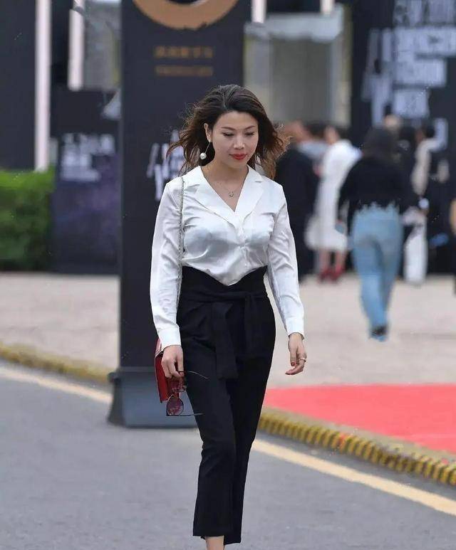 女人怎么打扮才有气息 f67e2ac6f249409795d5b1af10b349f2.jpeg