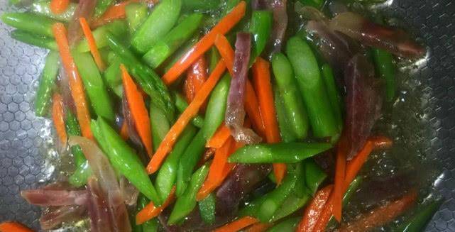 炒肉不放姜蒜好吃吗 f89c4715b4a94caf968c0eba7e09a979.jpeg
