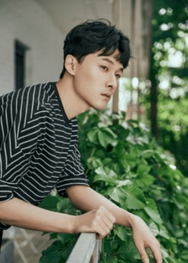 你以为他只演了贺灿阳,其实他演过很多角色,是名