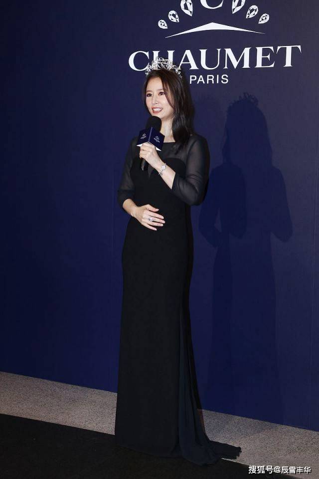 黑色|林心如气质真挺好的，黑色“礼服裙”轻松驾驭，美得高级又显身材