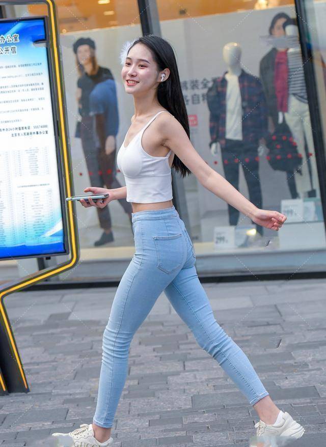 整体|高贵优雅的打底裤装扮更添清纯美感，展现迷人体态，美感十足