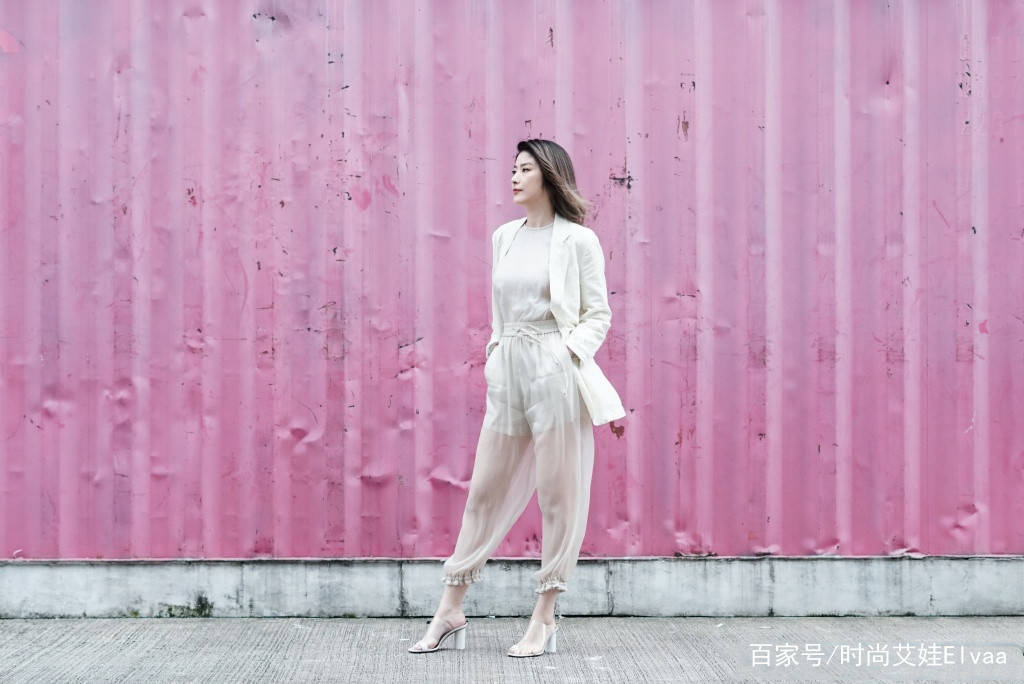 身材|陈慧琳不给雷颂德留面子，穿夸张镂空裙好美，173cm高他小半个头