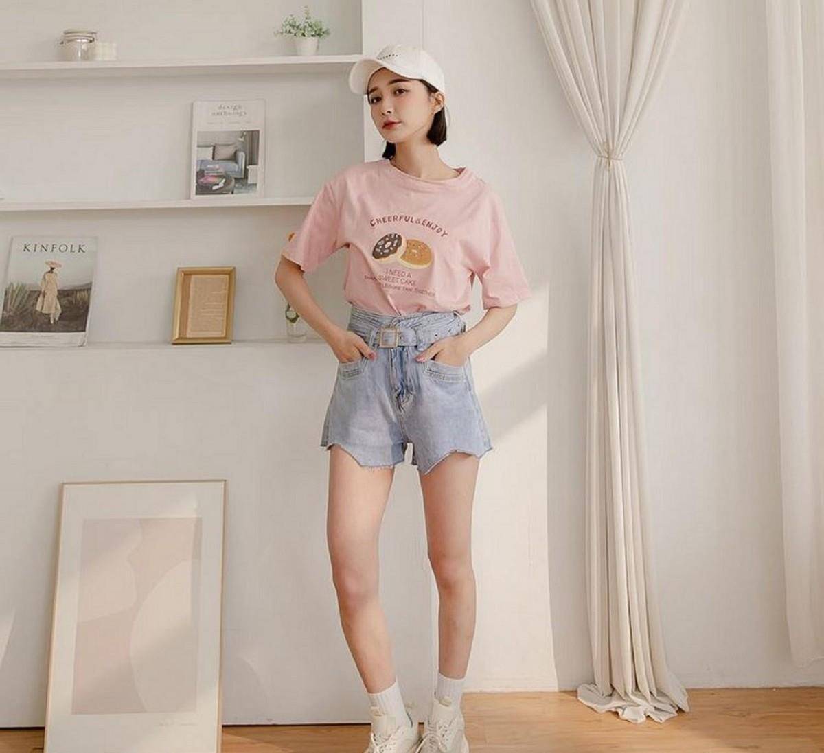 夏天|皮肤偏黑黄的女生，夏天穿什么颜色的“T恤”好看？试试这3种颜色