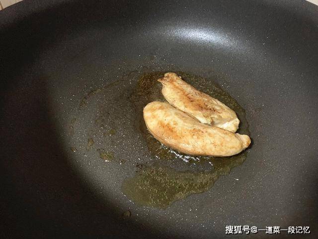小时候|女儿就喜欢吃三明治，鸡脯肉做三明治，她一吃就喜欢这味道