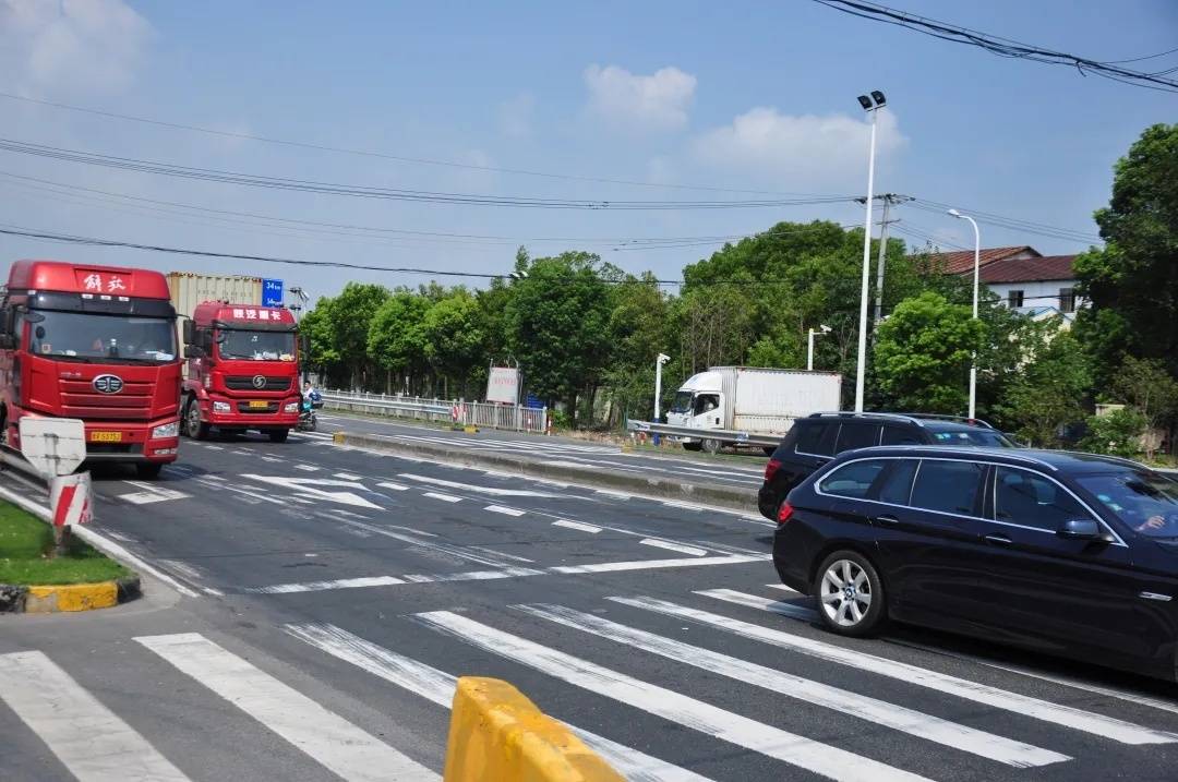 s7沪崇高速路口车流激增成堵点?宝山公安组织优化促畅通