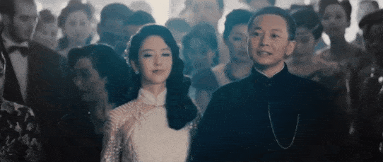 张艺谋|一穿旗袍全现行，hold得住就是风情万种，否则就如同像在过家家！