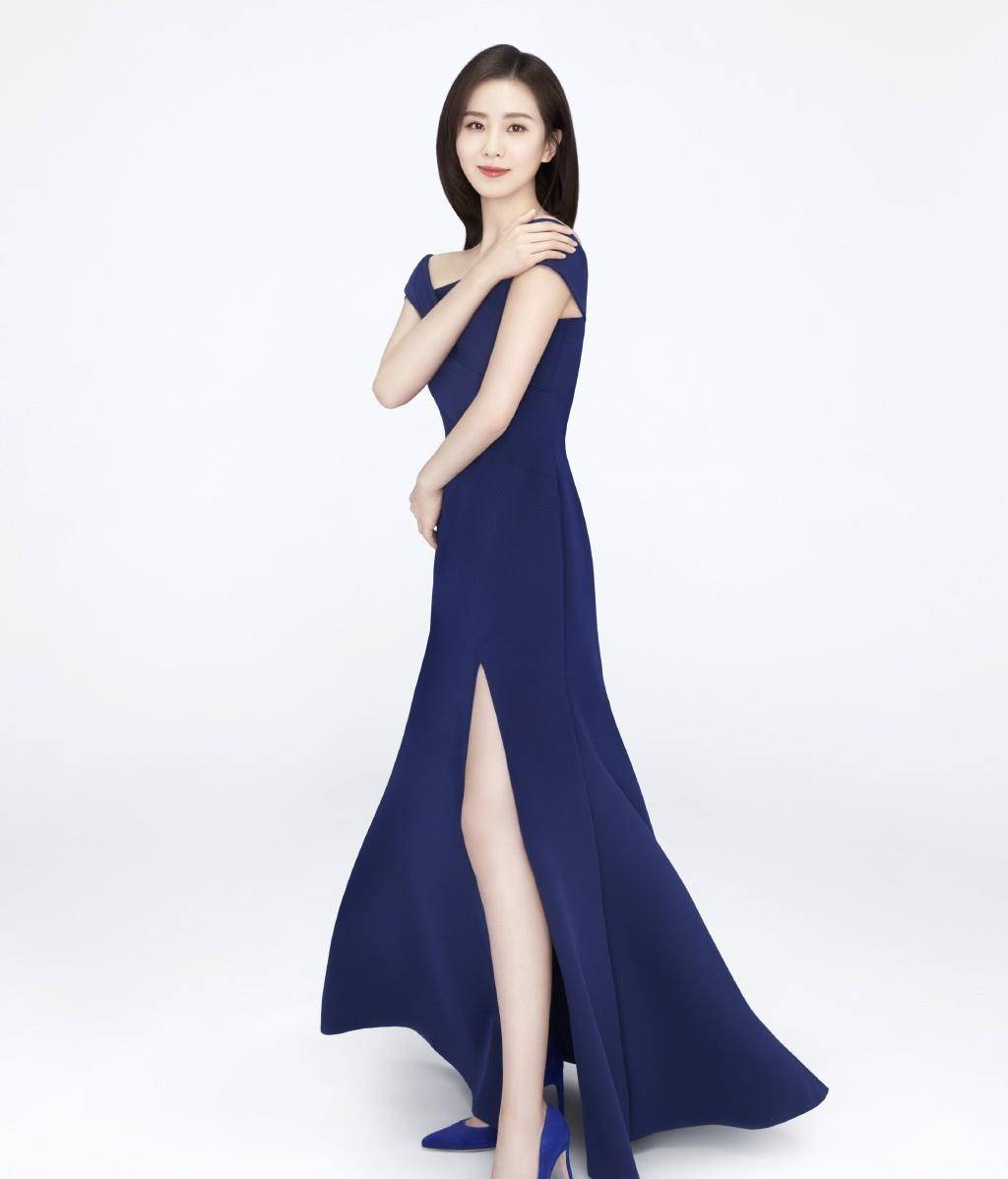 黑色|女人过了50岁，出门少穿这3种“装嫩色”，显胖俗气还掉价