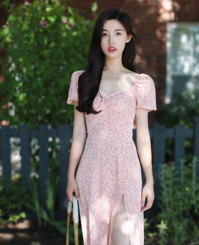 黑色|温柔浪漫简单干净的穿搭，可以把自身的魅力呈现出来，谁穿谁优雅