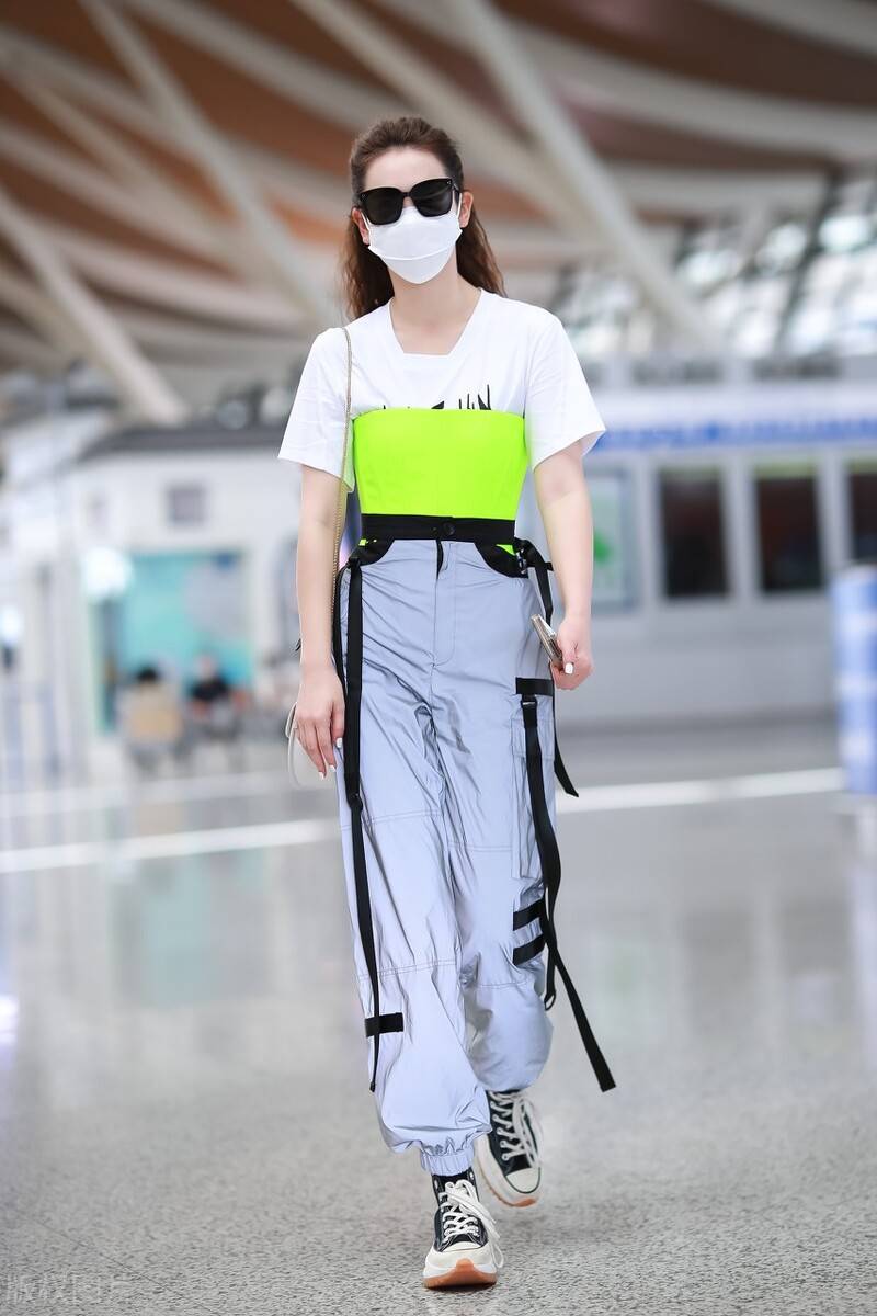 个性|戚薇和李承铉两个时髦精出来炸街了