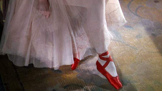 童话红舞鞋源自恐怖历史中世纪席卷欧洲的跳舞传染病