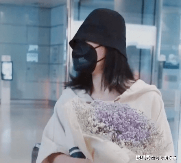 官宣|谢娜生完二胎后首次露面，终于回归，网友们欢呼雀跃