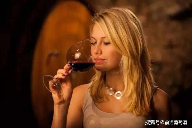 方法|葡萄酒一二三层香气如何正确判断?养成良好的葡萄酒闻香习惯