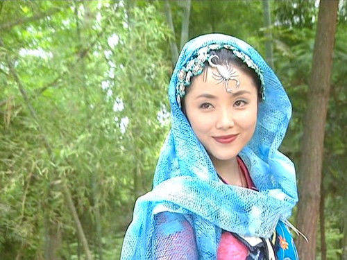 聂小倩|以动物昆虫为发饰的古装女子，你最喜欢哪一位的发饰呢？