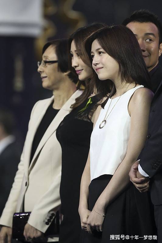 身材|胖和胖真是不同的，柳岩和陈妍希同穿裙子，风格却完全不同