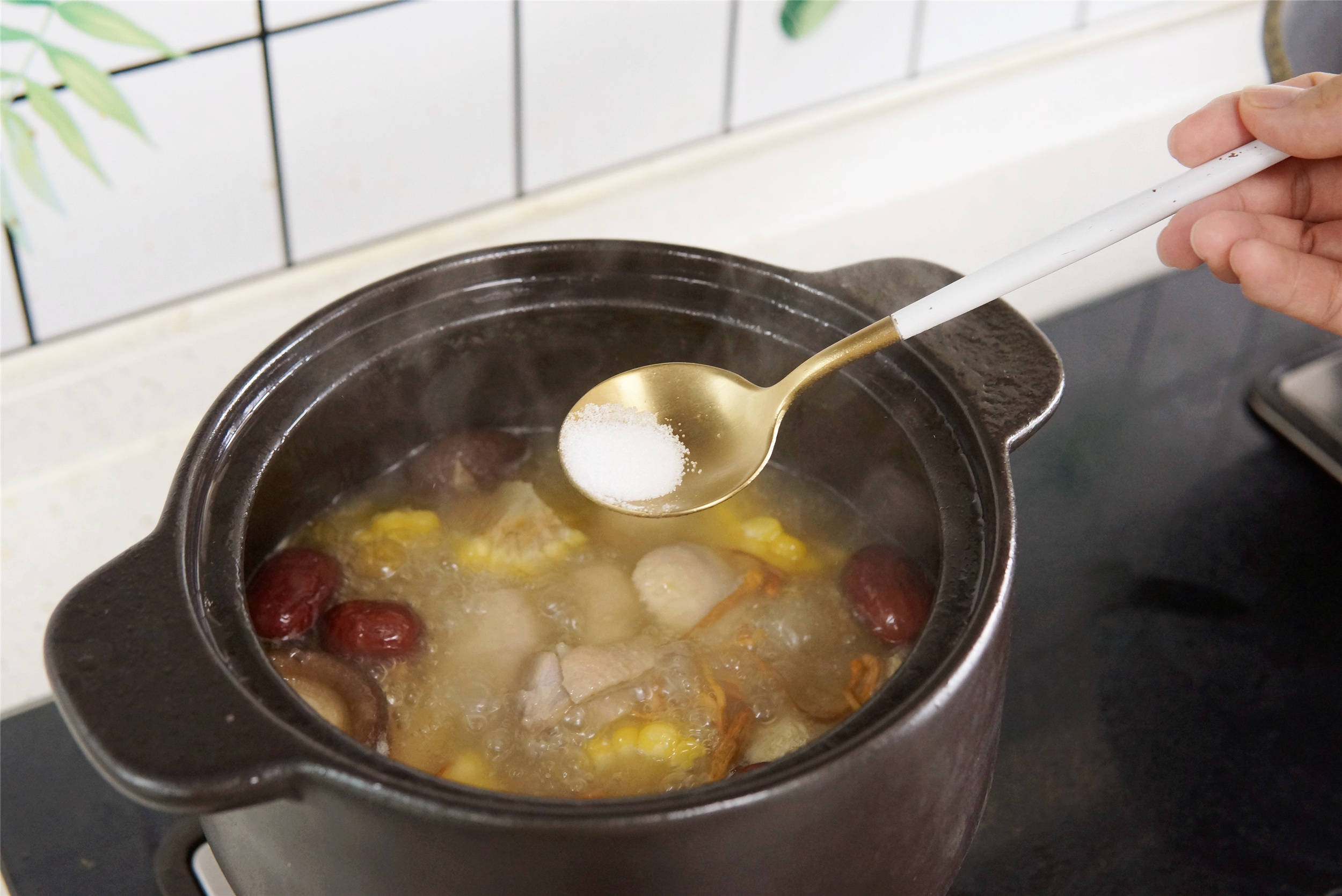 原创秋季炖鸡汤记住2不用3窍门鸡汤清亮鲜香好喝人人夸