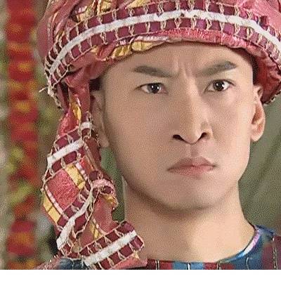 自拍|女明星拍照的两种状态,摆拍妆容精致还精修,自拍素颜且直男角度