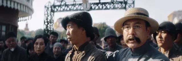 张颂文|同期第一，《人民日报》两次点赞，这部电影凭什么这么火？