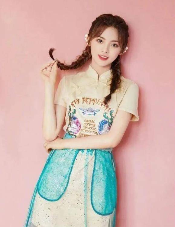 东方|颜丹晨新造型美出圈,一身“新国风”套裙优雅气质,尽显东方魅力