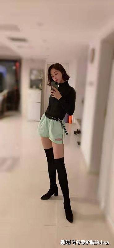 显高|蓝盈莹也是拼，裙子前面直接剪掉一块赶时髦，别说还挺显腿长