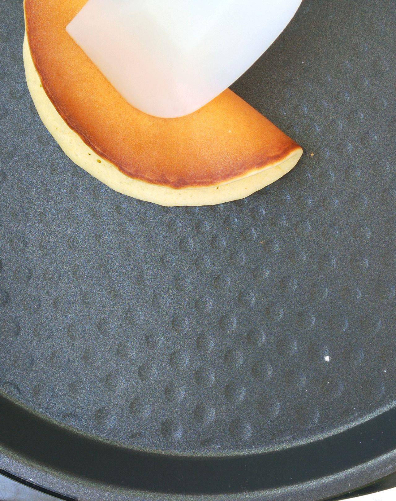 加入适量|月牙饼的制作方法，味道香甜，制作简单