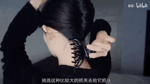 发型|别再披头散发了!这3个发型小技巧显嫩又高级