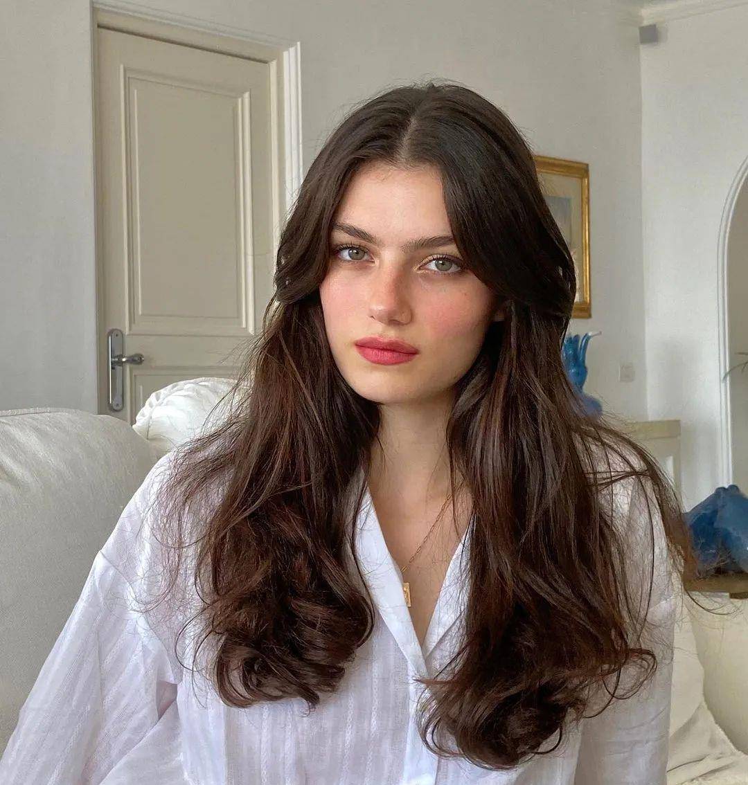 美人|美过Jennie，就这一张伪素颜、大方脸竟是“法国偷心贼”？