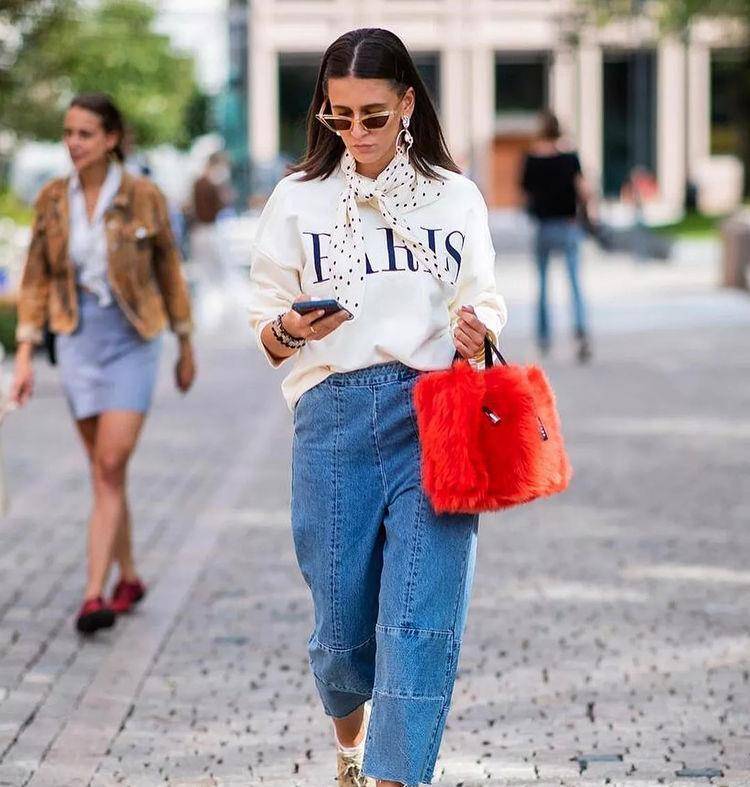 卫衣|倪妮用卫衣配阔腿裤好俏皮，少女感十足，小个子麻烦请跟周冬雨学