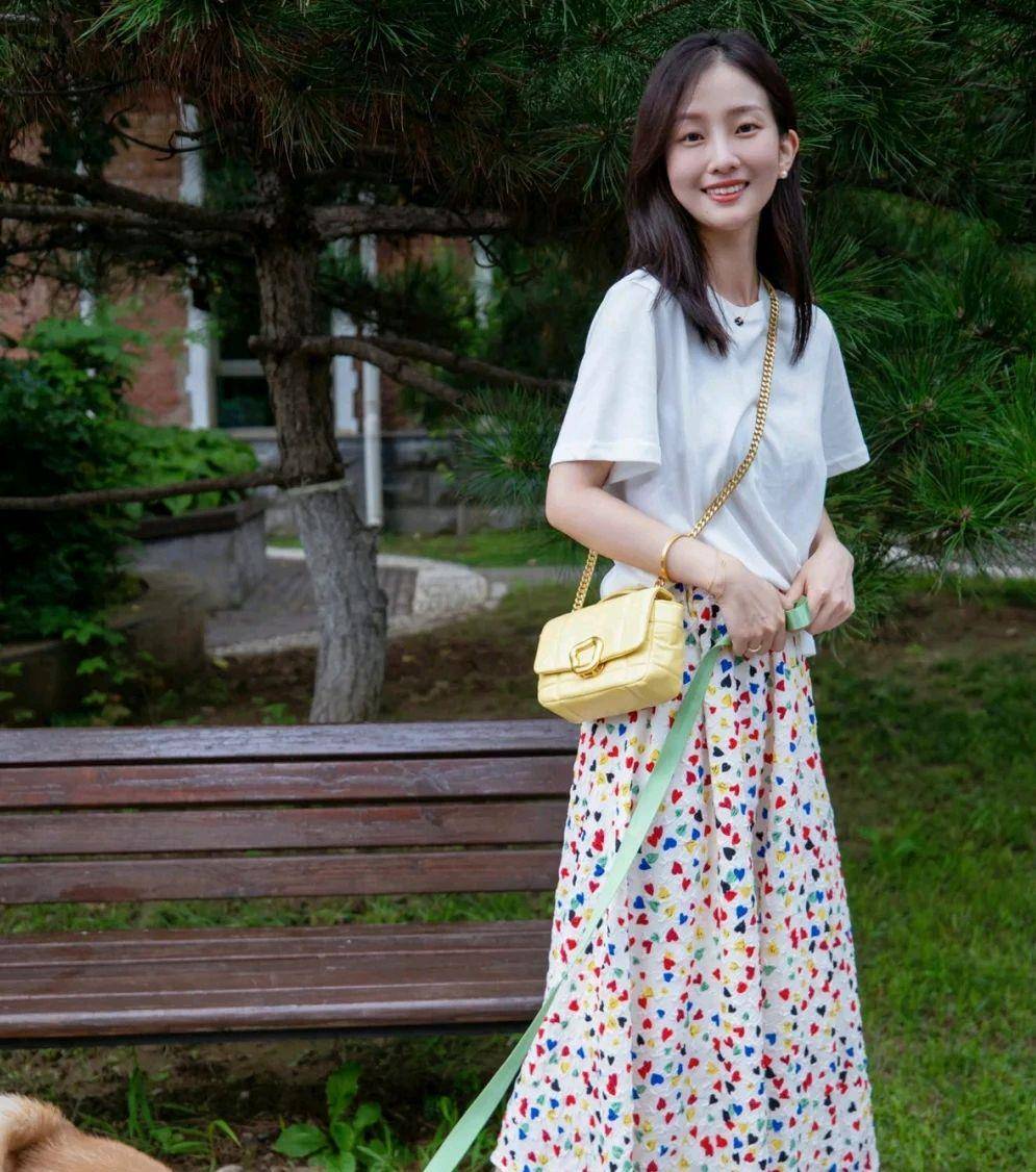 才会|不起眼的基础款服装怎么搭配才好看？只要穿对了，气质不输超模