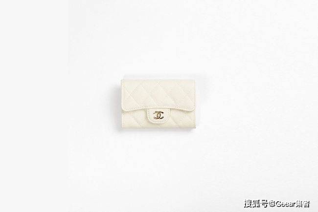 Holder|美得不用撰述：5款绝美白色名牌卡夹，时髦女生先收入手袋中！