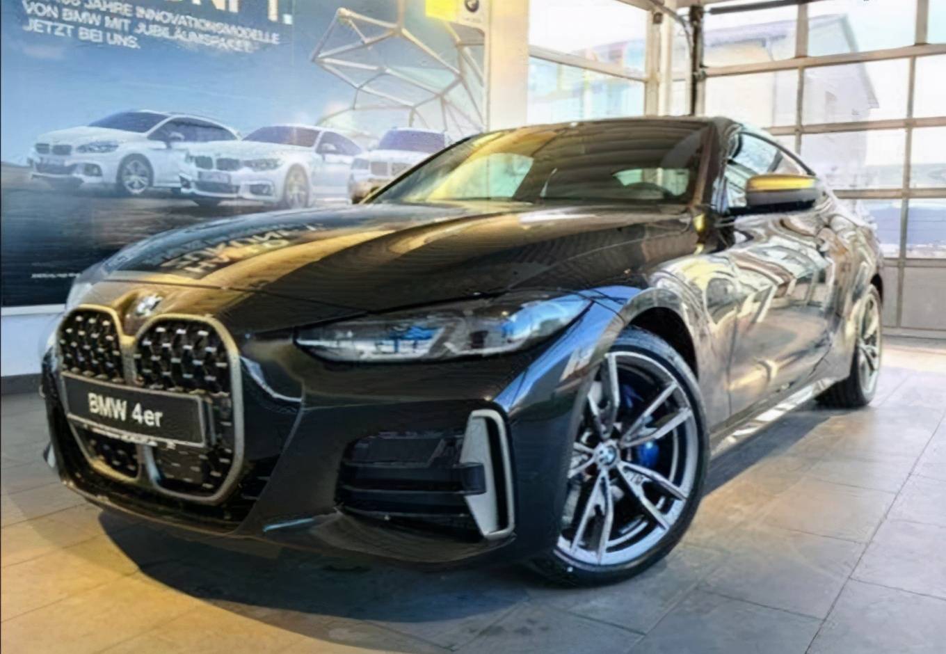 40万级豪华轿跑大嘴矩阵格栅19寸轮毂对标rs5真霸气