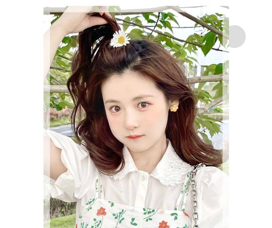 发型|2021不要再披头散发了！今夏流行“甜辣扎发”，谁扎谁好看！