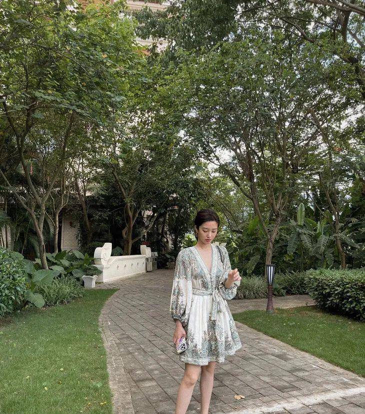 宫廷中|下周穿什么｜一起穿X型裙才是好姐妹！