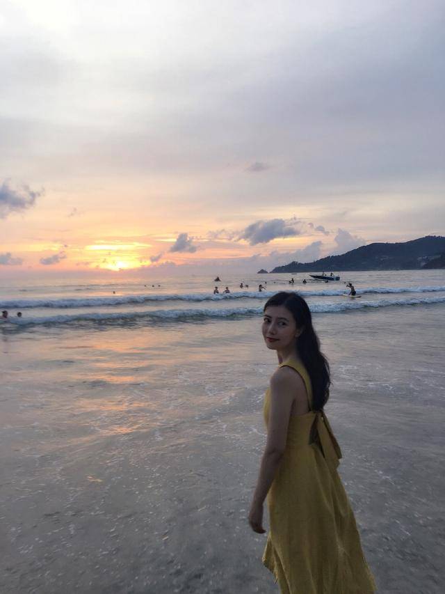 身材|高圆圆被嘲产后身材走形，穿绿色碎花裙温柔动人，秀锁骨打脸网友