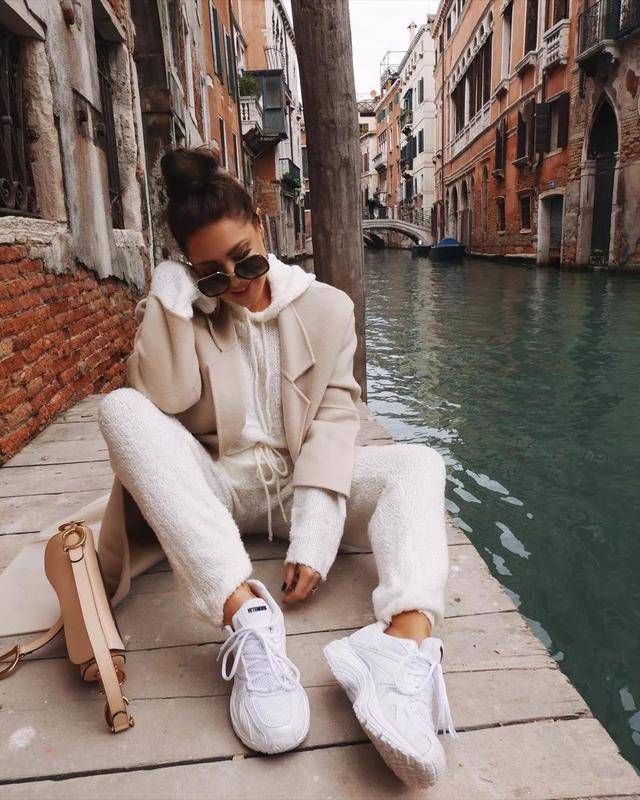 廓形|女人身材再好颜值再高,穿大衣也要避开这三点,否则显胖又没气质