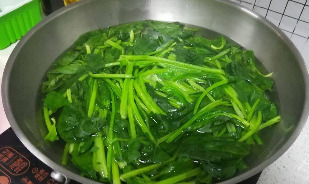 炒什么菜需要蒜 3c72662721c84f24bbff0a73cdc6f32c.jpeg