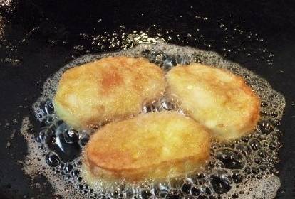 方法|炸馒头片先裹蛋液？难怪不好吃，大厨教我正确做法，酥香不吸油