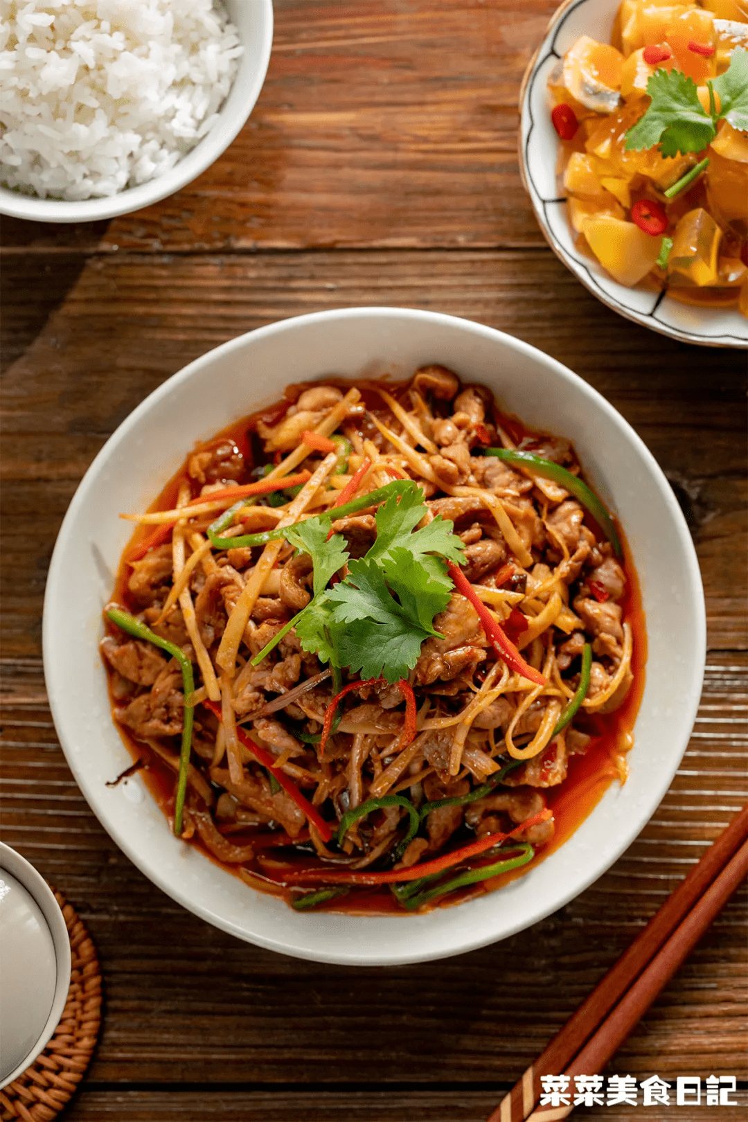 文章底部可拿取菜谱链接:外酥里嫩的芋泥香酥鸭,浓油赤酱的薄荷酱鸭