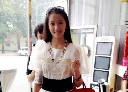 女神|“国民闺女”新剧给赵露思作配，长腿女神为何会“沦落”至此