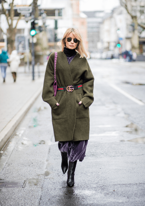 光泽感|女人到了40岁，丝绒单品要多尝试，穿着高级又显贵气