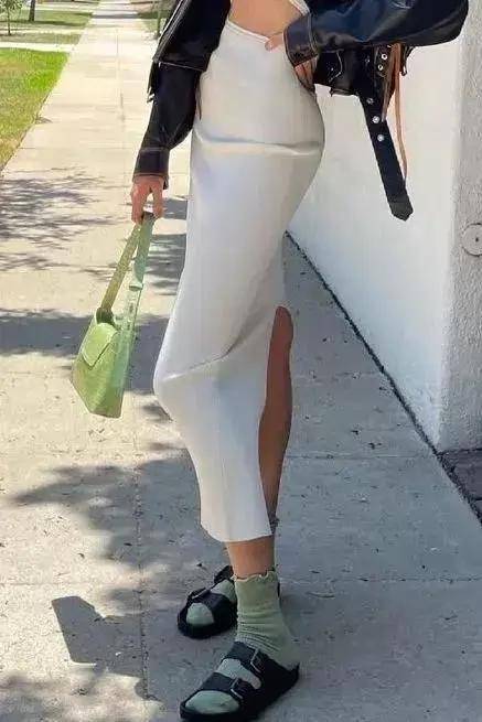 运动鞋|这个秋天，平底鞋+裙子穿出女人最轻松、优雅的样子，巨时髦！